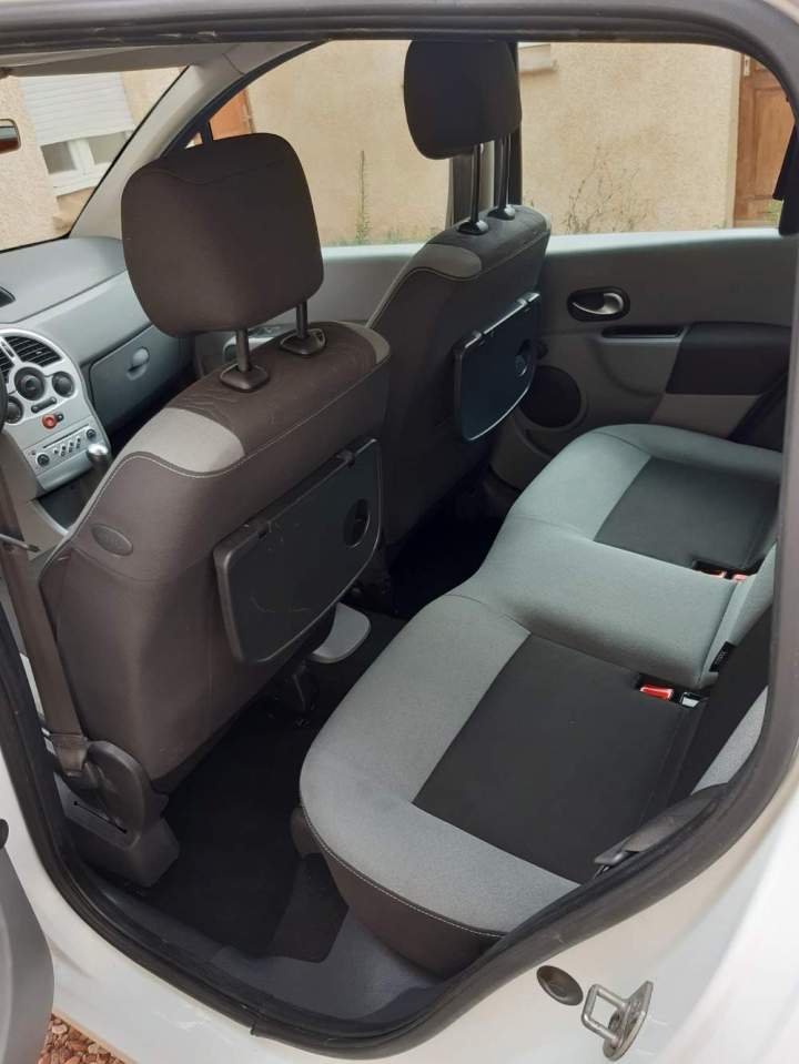 Intérieur de véhicule propre Amiens