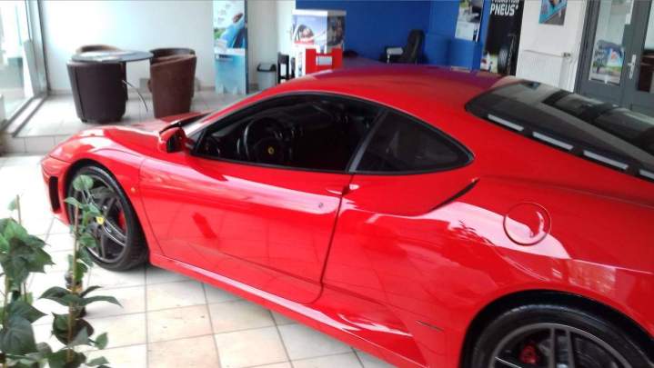 Polish sur voiture de luxe Amiens